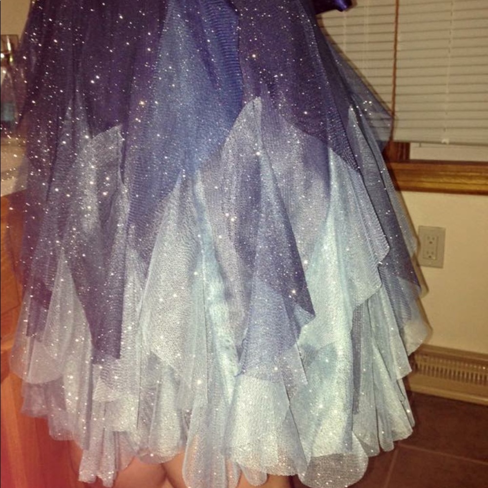 Formal Dress - Picture 3 of 7